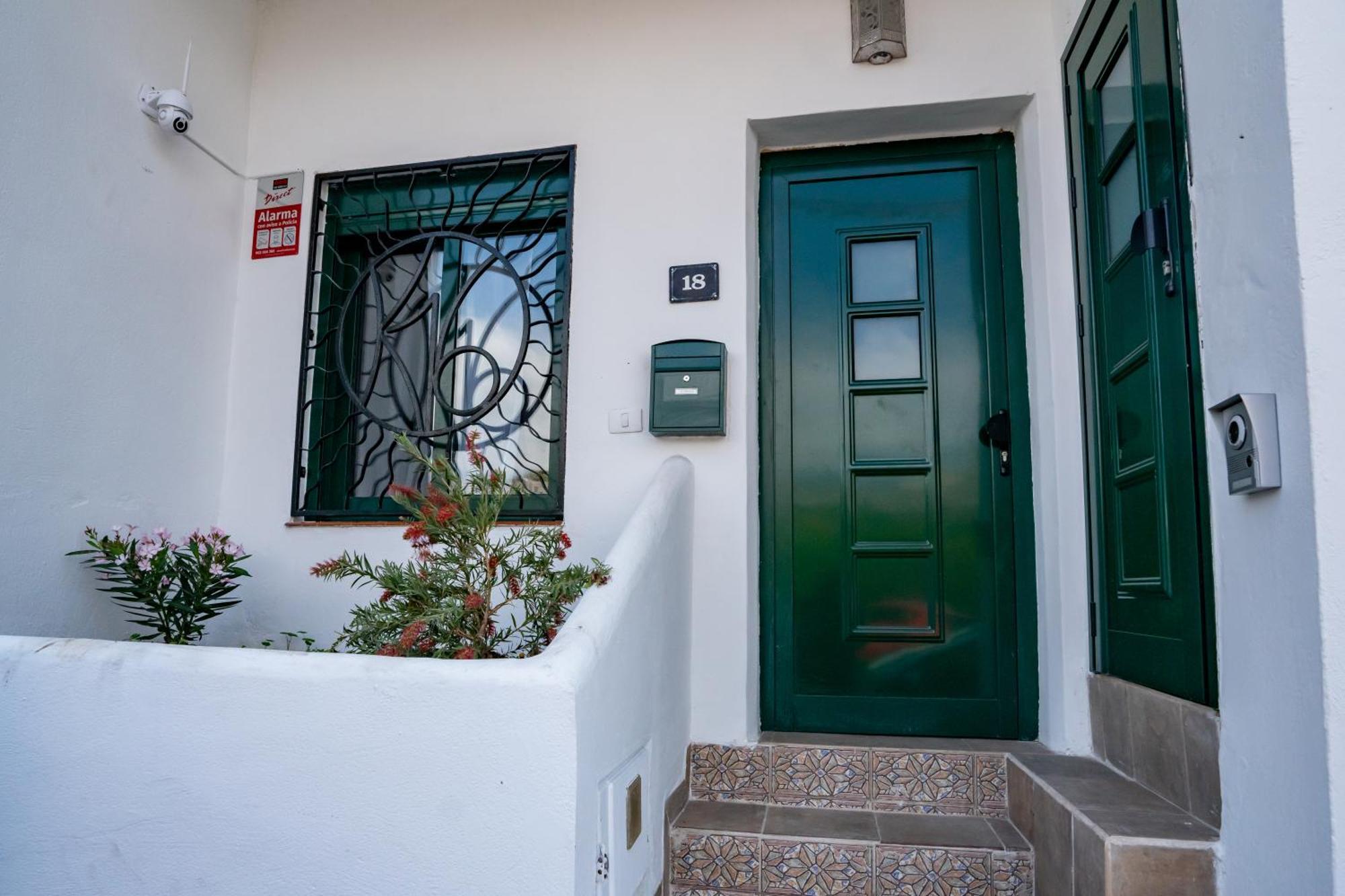 Casa Julio - Alcala Complete Coastal Retreat - Entire Apartment - 3 Min Walk From The Ocean - Shared Entrance With Host Екстер'єр фото