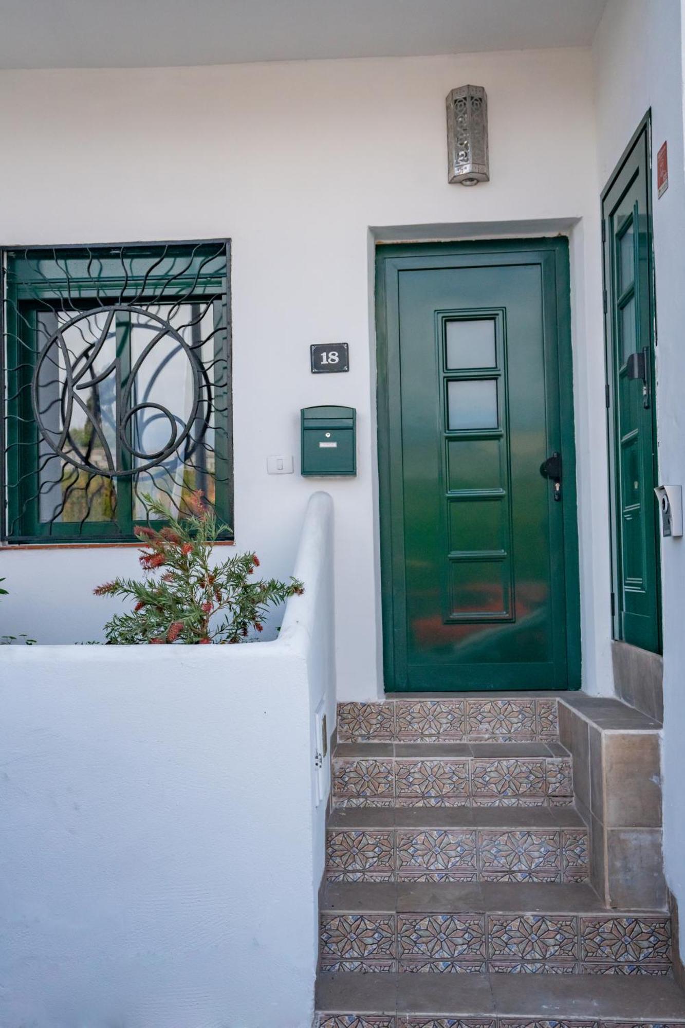 Casa Julio - Alcala Complete Coastal Retreat - Entire Apartment - 3 Min Walk From The Ocean - Shared Entrance With Host Екстер'єр фото